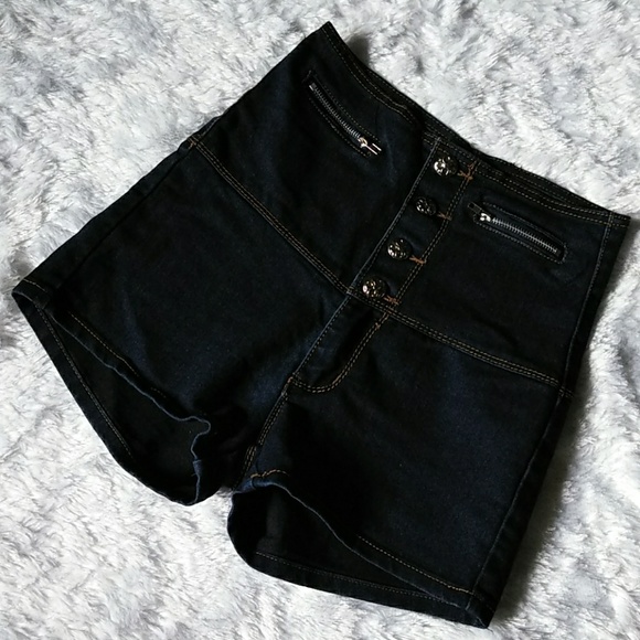 THRILL Pants - THRILL: HIGHWAISTED SHORTS